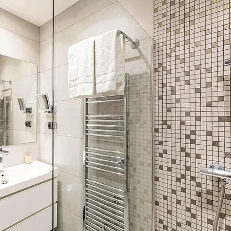 Stunning 2 Bedroom Flat, 2 Min From The Croisette * كان